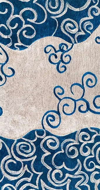 Gemusterter blauer Teppich